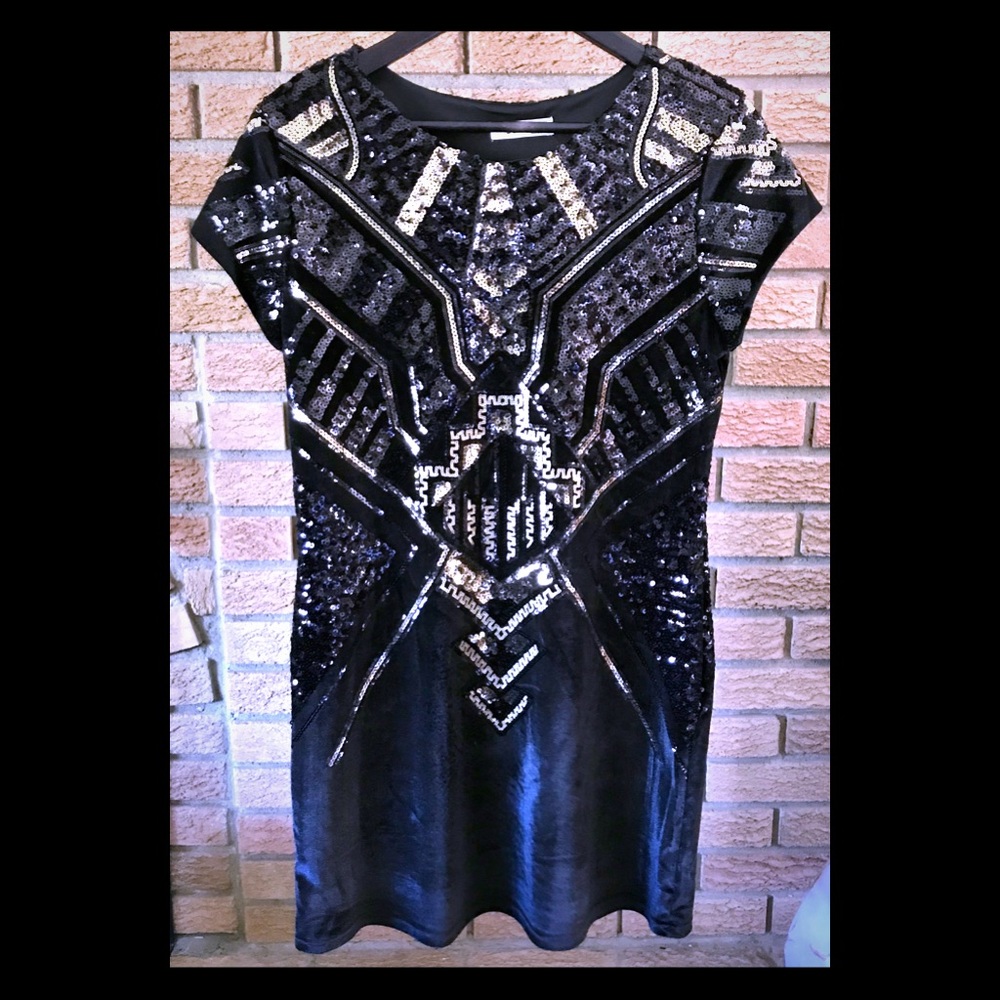 Dex Black Velour w BLK & Gold Sequence Detail